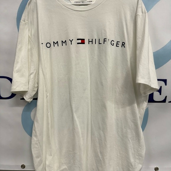 Tommy Hilfiger Men’s Tshirt - Picture 1 of 5